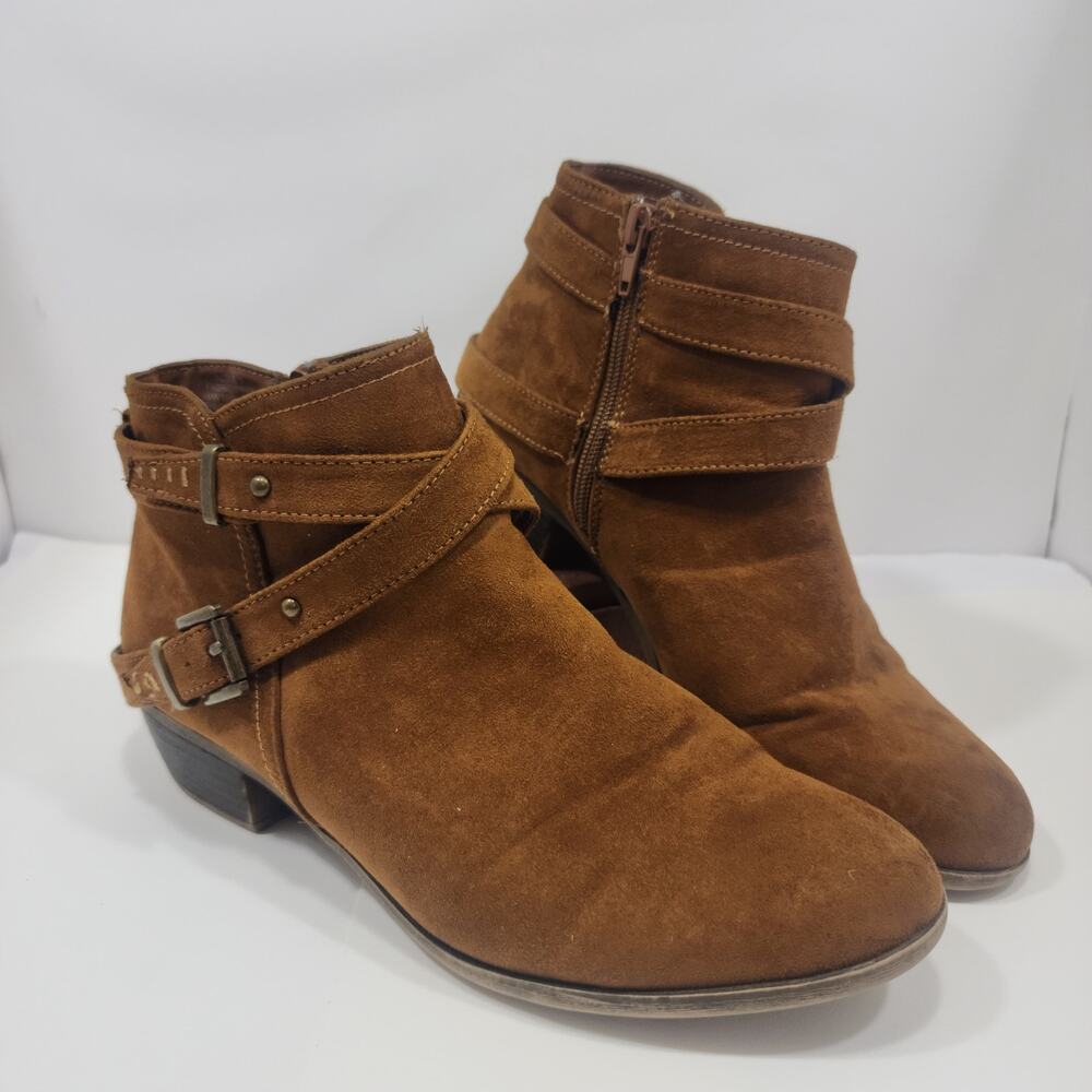 No Parking Alona Brown 
Western Ankle Boots 1" heel Strap Accent Size 9